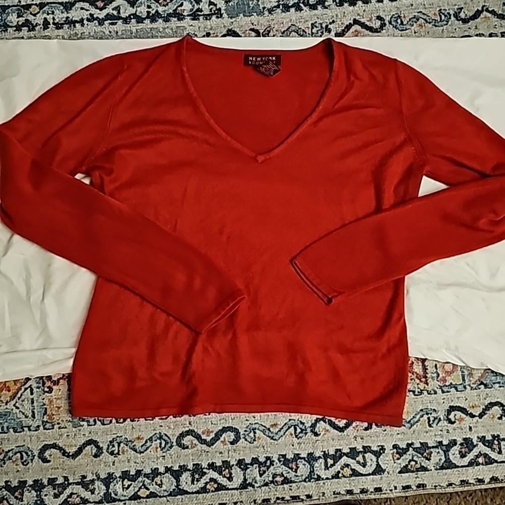 Sweater Weather! Ladies V-neck Sweater Size MED. Work Casual
